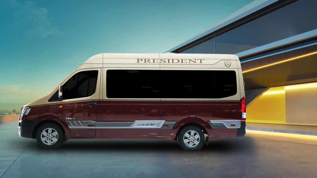 Hyundai Solati Limouisne 2023 1